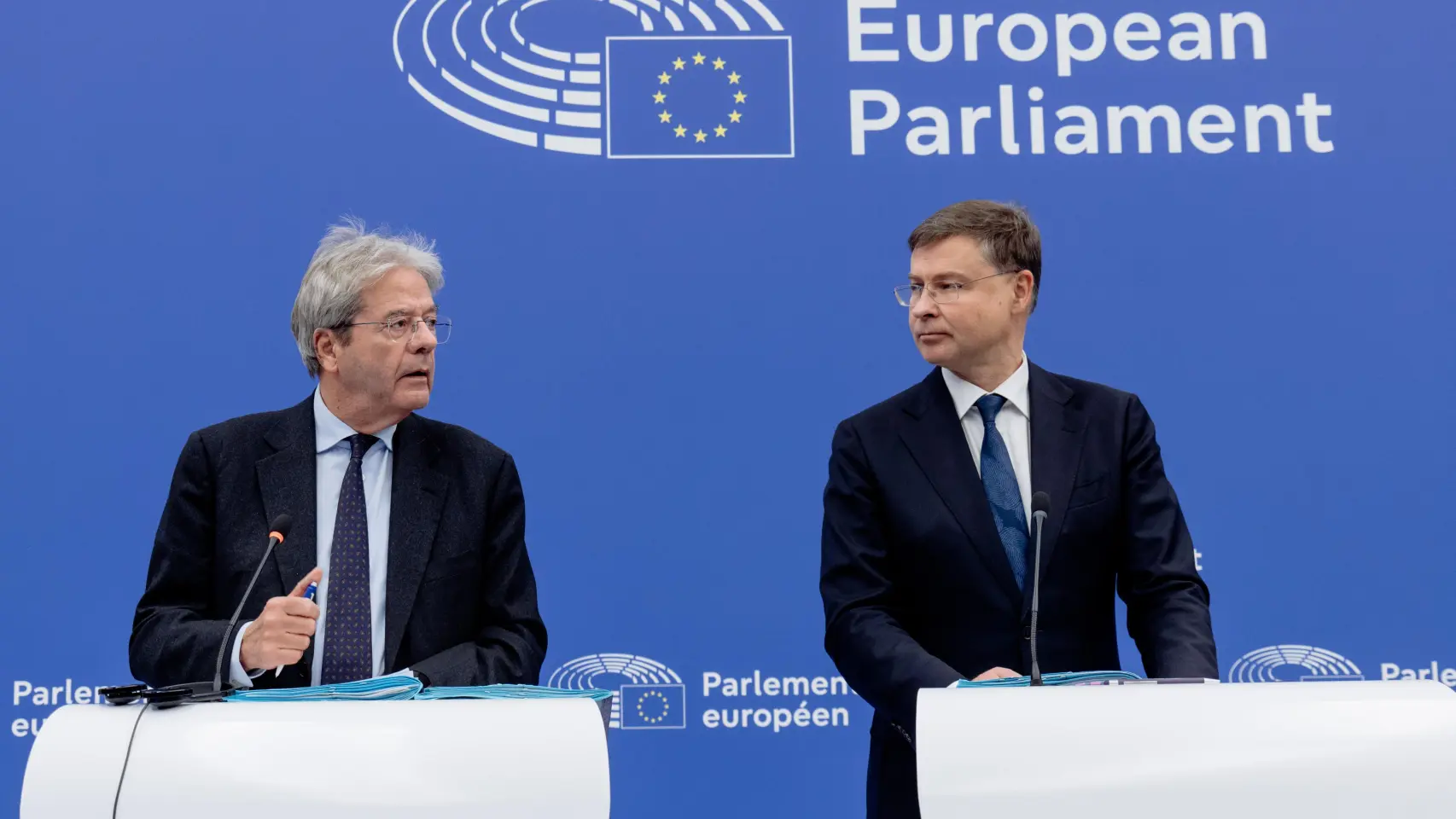 Los comisarios Paolo Gentiloni y Valdis Dombrovskis