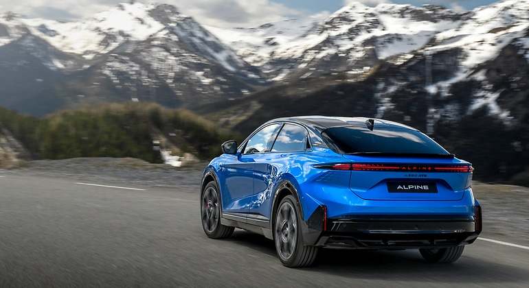 Alpine A390