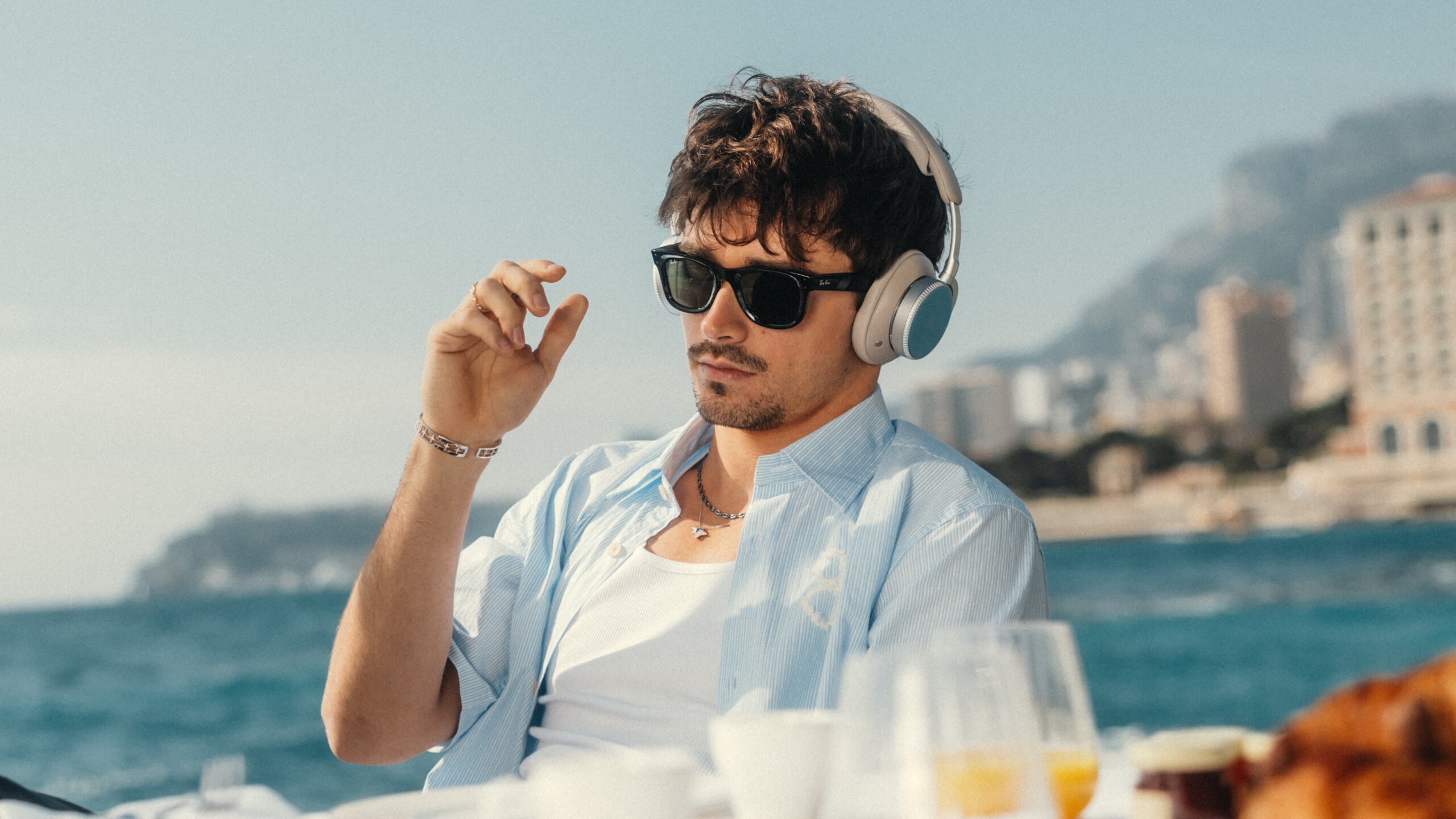 Charles Leclerc y Bang & Olufsen