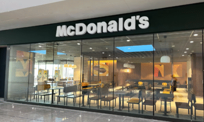 Exterior del nuevo restaurante de McDonald's en el aeropuerto de Palma de Mallorca.