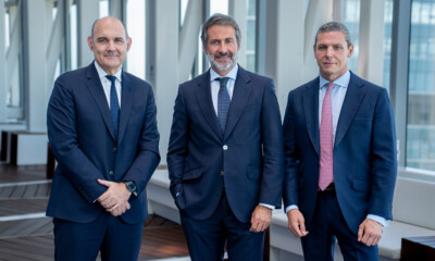de izquierda a derecha Francisco Uría, Juanjo Cano, presidente de KPMG en España, y Francisco Pérez Bermejo