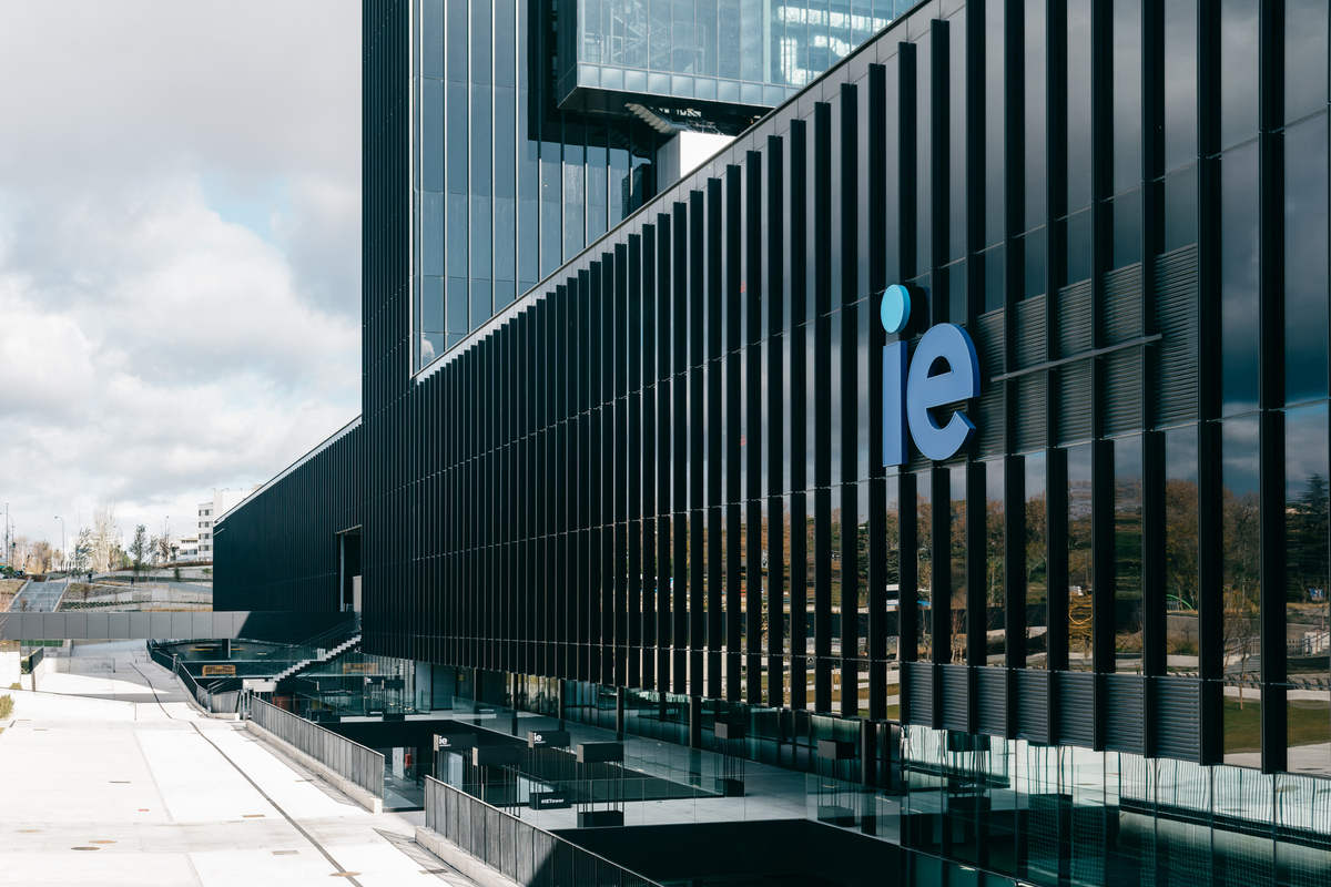 IE University