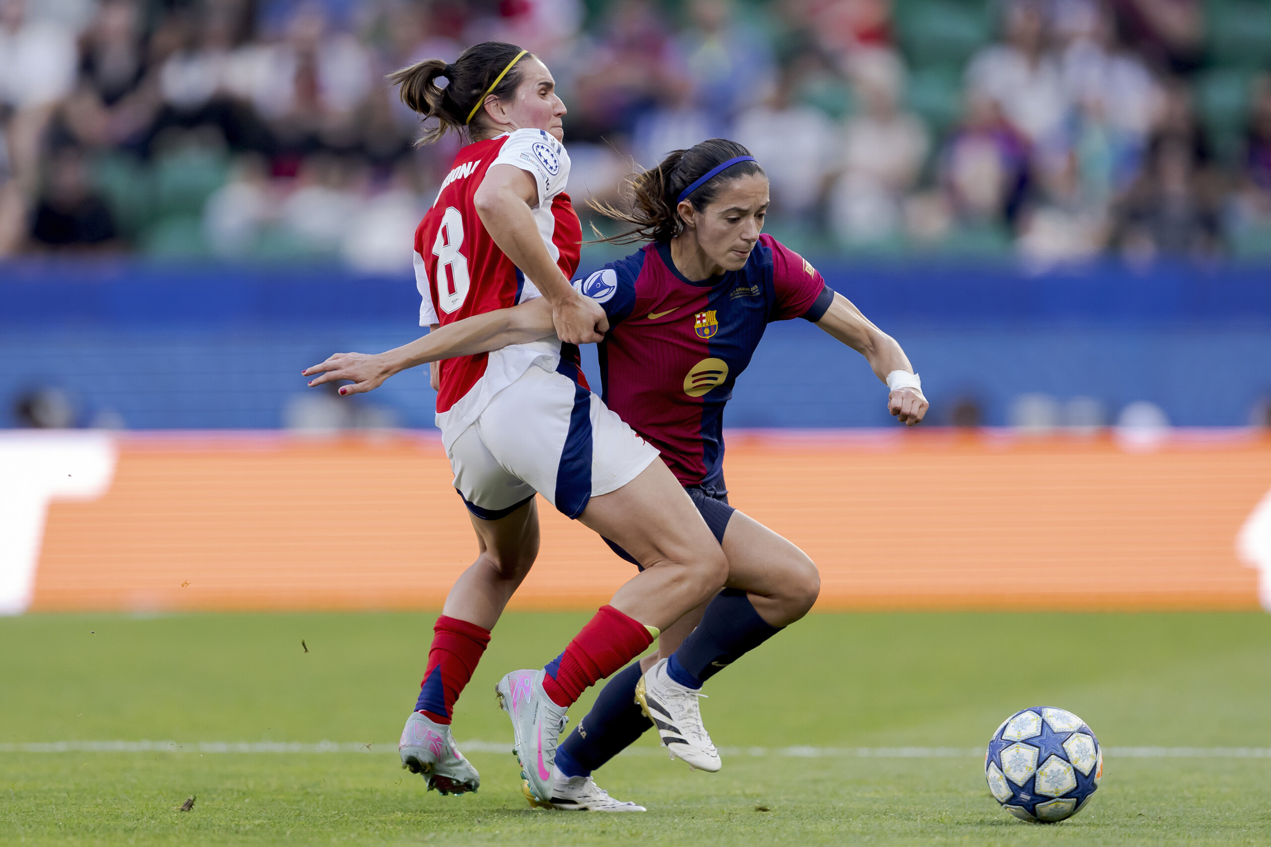 Mariona Caldentey y Aitana Bonmatí